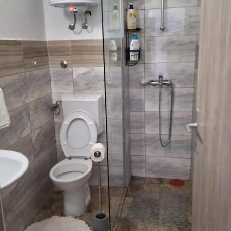 And Mare Vrlika - Double Bedroom With Terrace And External Kitchenette Lägenhet Sinj